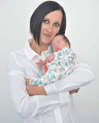 طفل ينجو باعجوبة بعد ان نزف كل دمائه وتوقف نبضه عقب ولادته!! صورة رقم 2