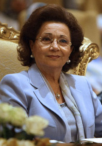 سوزان مبارك تمتلك اشرطة فيديو فاضحة لحكام وامراء عرب! صورة رقم 1