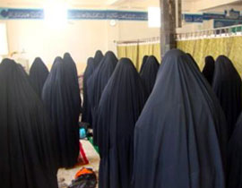 لأول مرة في تاريخ المملكة العربية السعودية: امرأة تؤم النساء للصلاة! صورة رقم 1