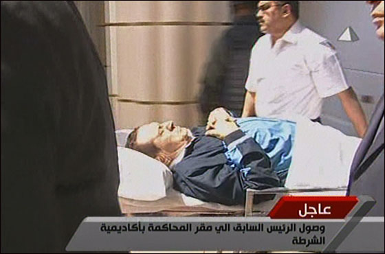 تأجيل محاكمة مبارك الى 5 سبتمبر وقرار بوقف بثها تلفزيونيا صورة رقم 5