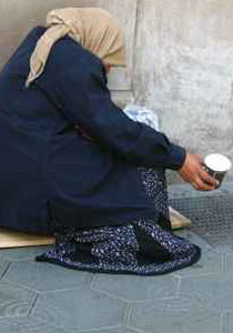 السعودية: هاتف خليوي يفضح متسولة تمتهن الرقص! صورة رقم 1