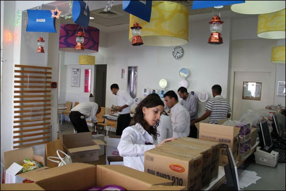 نجاح كبير لحملة سلكوم الرمضانية لدعم العائلات المحتاجة  صورة رقم 7