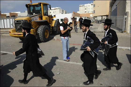 تصاعد حدة التوتر بعد هجمات الأمس واسرائيل تتوعد  صورة رقم 13