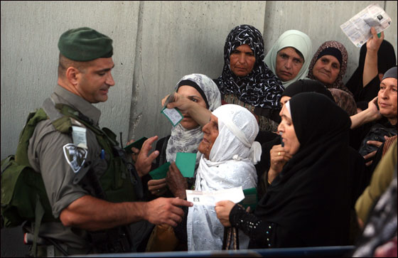 تصاعد حدة التوتر بعد هجمات الأمس واسرائيل تتوعد  صورة رقم 17