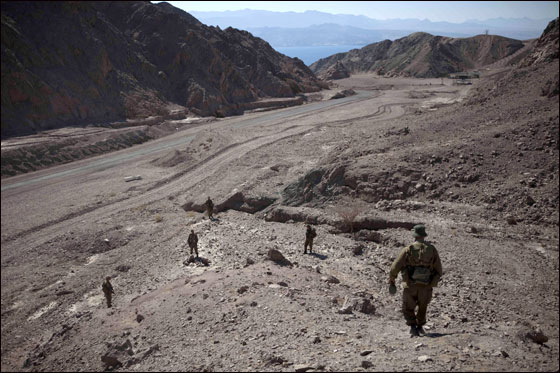 تصاعد حدة التوتر بعد هجمات الأمس واسرائيل تتوعد  صورة رقم 22