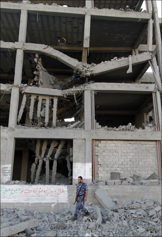 سحب السفير المصري لدى اسرائيل بعد الهجوم الاسرائيلي  صورة رقم 9