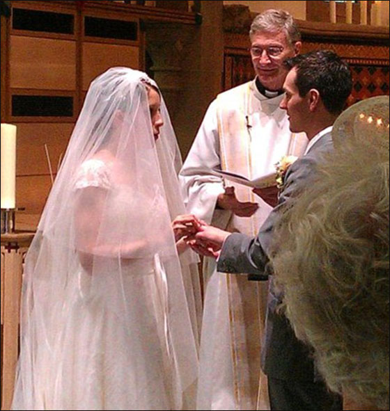 شهر عسل يتحول الى كابوس بعد هجوم قرش يودي بحياة الزوج  صورة رقم 5