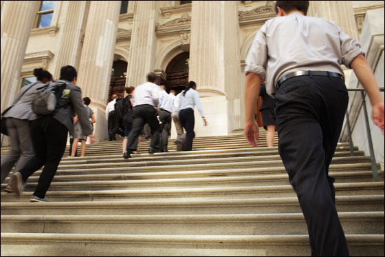 اخلاء مباني نيويورك بعد ان ضرب المنطقة زلزال بقوة 5.8 درجات صورة رقم 5