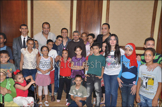 مجموعة من الفنانين تحضر حفل إفطار جماعي للأيتام المعاقين!  صورة رقم 2