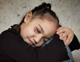 الكويت: شوه وجه طفلته بالضرب انتقاما من زوجته! صورة رقم 1