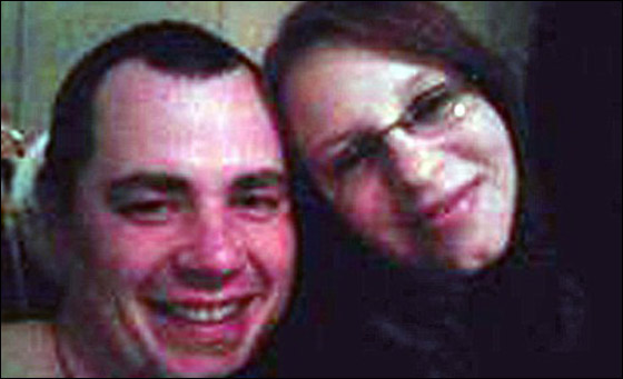 عروسان يسرقان طعاما بقيمة 1049 دولارا لتقديمه في حفل زفافهما صورة رقم 1