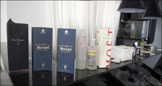 ثوار ليبيا يرتعون في منتجعات القذافي ابن الخيمة والبادية!!  صورة رقم 14