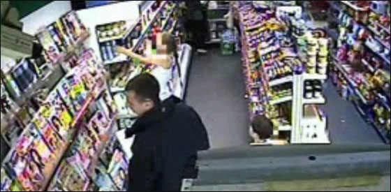 القبض على أصغر لصين.. أرسلتهما أمهما لسرقة حاجيات المنزل صورة رقم 3