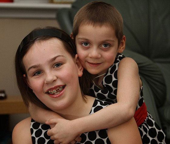 بكل انسانية: وهبت شقيقتها نخاعها الشوكي لتنتزعها من الموت صورة رقم 2