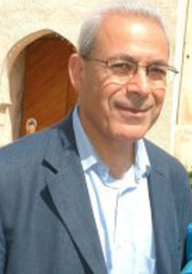 المفكر برهان غليون جاهز لملء الفراغ بعد سقوط الأسد ونظامه صورة رقم 1