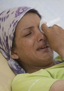 حارسة القذافي تعترف بقتلها 11 ثائرا وهي لم تتجاوز الـ19 عاما! صورة رقم 1 حارسة القذافي تعترف بقتلها 11 ثائرا وهي لم تتجاوز الـ19 عاما! صورة رقم 1