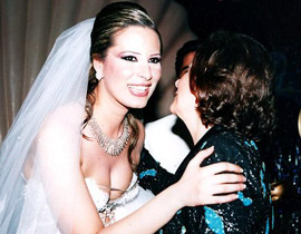 عائشة القذافي تنجب طفلة في الجزائر وتسميها 