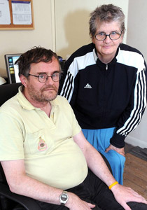 مسنة تقطع رحلة بالدراجة من اسكتلندا الى إنجلترا لرعاية صديقها صورة رقم 1