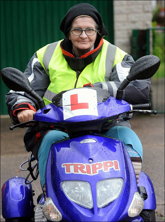 مسنة تقطع رحلة بالدراجة من اسكتلندا الى إنجلترا لرعاية صديقها صورة رقم 4