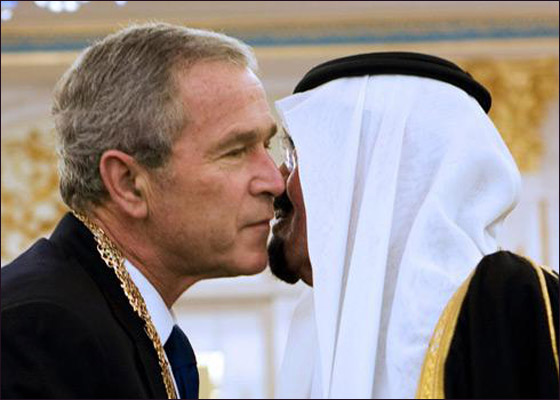 صور مثيرة للجدل والشك للرئيس السابق بوش!  صورة رقم 2