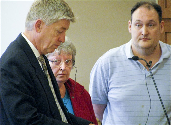 تركت أختها المصابة بين الحياة والموت وذهبت لتناول البيتزا!! صورة رقم 1