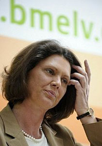 وزيرة المانية تحذر من خرق 