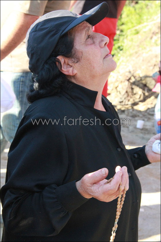 بالصور.. اهالي قرية يانوح يكرسون صليب ضخم!!  صورة رقم 14