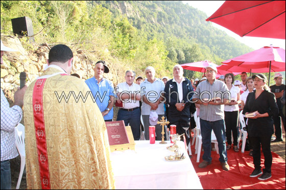 بالصور.. اهالي قرية يانوح يكرسون صليب ضخم!!  صورة رقم 21