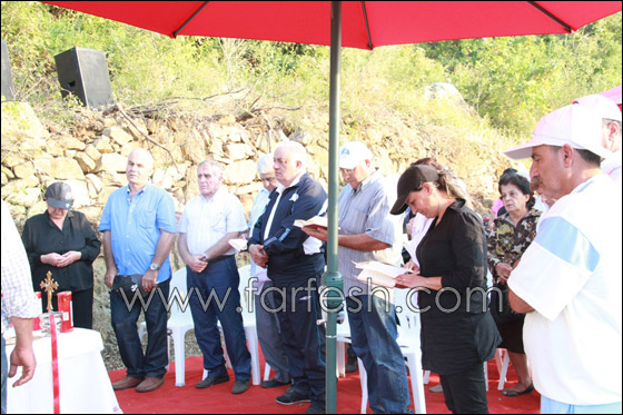 بالصور.. اهالي قرية يانوح يكرسون صليب ضخم!!  صورة رقم 22