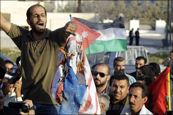 عمان: تشديد الحراسة الأمنية على السفارة الاسرئيلية خشية اقتحامها صورة رقم 2