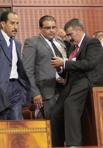 نائب مغربي يدخل البرلمان مخمورًا ويترنح بين الكراسي! صورة رقم 1