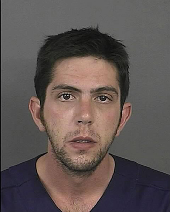 قضيا ليلة صاخبة في نادي خلع الملابس برفقة.. جثة رجل ميت!!  صورة رقم 3