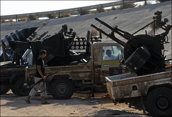 اشتباكات عنيفة وقتلى وجرحى بين الثوار والكتائب في سرت  صورة رقم 6