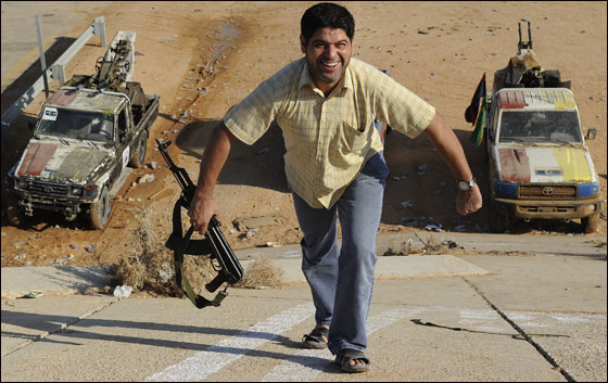 اشتباكات عنيفة وقتلى وجرحى بين الثوار والكتائب في سرت  صورة رقم 8