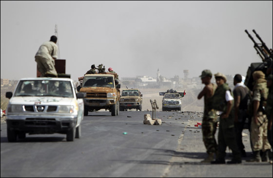 الثوار يسيطرون على معظم انحاء سرت ومعارك طاحنة في بني وليد!! صورة رقم 7