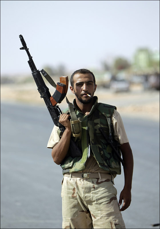 الثوار يسيطرون على معظم انحاء سرت ومعارك طاحنة في بني وليد!! صورة رقم 10