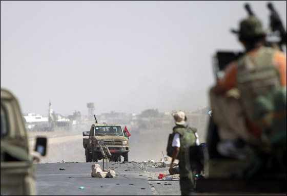 الثوار يسيطرون على معظم انحاء سرت ومعارك طاحنة في بني وليد!! صورة رقم 13