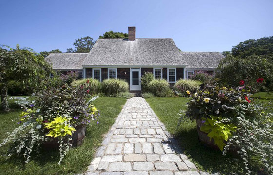 اوباما يبيع بيته الصيفي مقابل 23.7 مليون دولار فقط!  صورة رقم 2