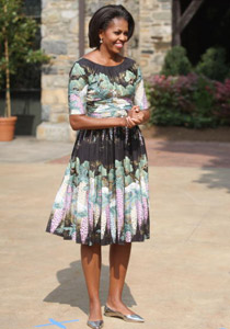 ميشيل أوباما مهددّة بالسجن بسبب هديّة قدمتها لكارلا بروني!! صورة رقم 1 ميشيل أوباما مهددّة بالسجن بسبب هديّة قدمتها لكارلا بروني!! صورة رقم 1