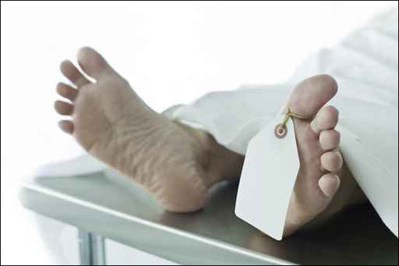 محاكمة بريطاني بسبب احتفاظه بجثة والده لمدة عام! صورة رقم 1