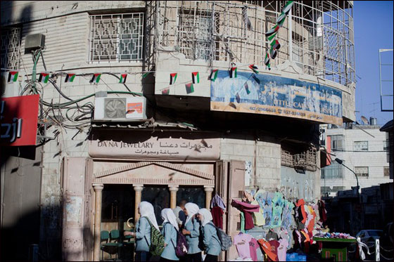 رام الله تلبس حلة الدولة الجديدة وشبح تهديدت اسرائيل يخيم عليها صورة رقم 14