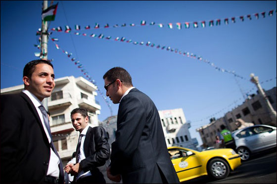 رام الله تلبس حلة الدولة الجديدة وشبح تهديدت اسرائيل يخيم عليها صورة رقم 16