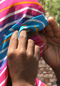 تقليد مقلق في الهند: اجبار الفتيات على ممارسة الفجور فور بلوغهن! صورة رقم 1