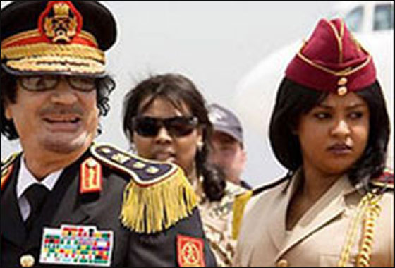 القوات الليبية تكشف اعتى أنواع السلاح في بيت حارسة القذافي!! صورة رقم 1 القوات الليبية تكشف اعتى أنواع السلاح في بيت حارسة القذافي!! صورة رقم 1