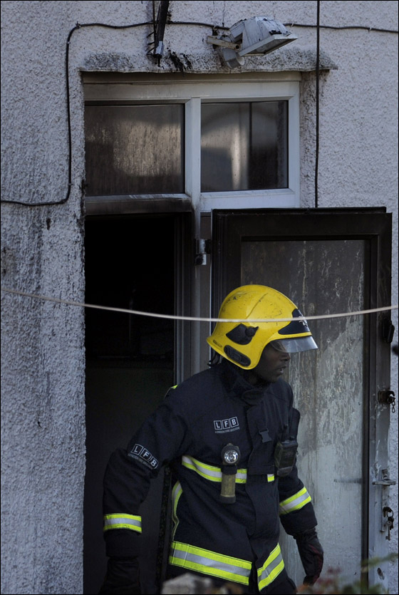 خلل كهربائي في ثلاجة يتسبب بمقتل ام وابنائها الخمسة حرقا صورة رقم 5 خلل كهربائي في ثلاجة يتسبب بمقتل ام وابنائها الخمسة حرقا صورة رقم 5