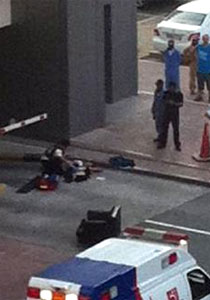 ام تلقي بنفسها من نفس النافذة التي سقط منها ابنها وتوفى! صورة رقم 1 ام تلقي بنفسها من نفس النافذة التي سقط منها ابنها وتوفى! صورة رقم 1