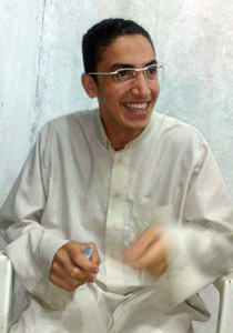 بالصور.. 3 شقيقات مكتملات الانوثة يتحولن الى رجال!!  صورة رقم 2