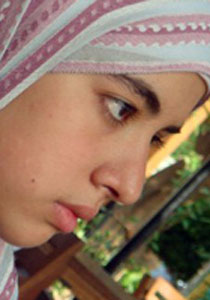 مراهقة مصرية تتصدى لسائق اجرة بلطجي وتعيد هاتفا مسروقا لصاحبه صورة رقم 1