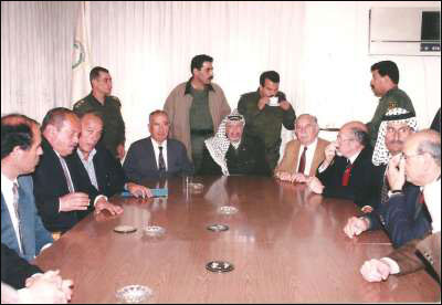 مرافق عرفات ينشر صوراً تروي أيام الفرح والترح في حياة الشهيد صورة رقم 3 مرافق عرفات ينشر صوراً تروي أيام الفرح والترح في حياة الشهيد صورة رقم 3