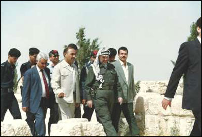 مرافق عرفات ينشر صوراً تروي أيام الفرح والترح في حياة الشهيد صورة رقم 9 مرافق عرفات ينشر صوراً تروي أيام الفرح والترح في حياة الشهيد صورة رقم 9